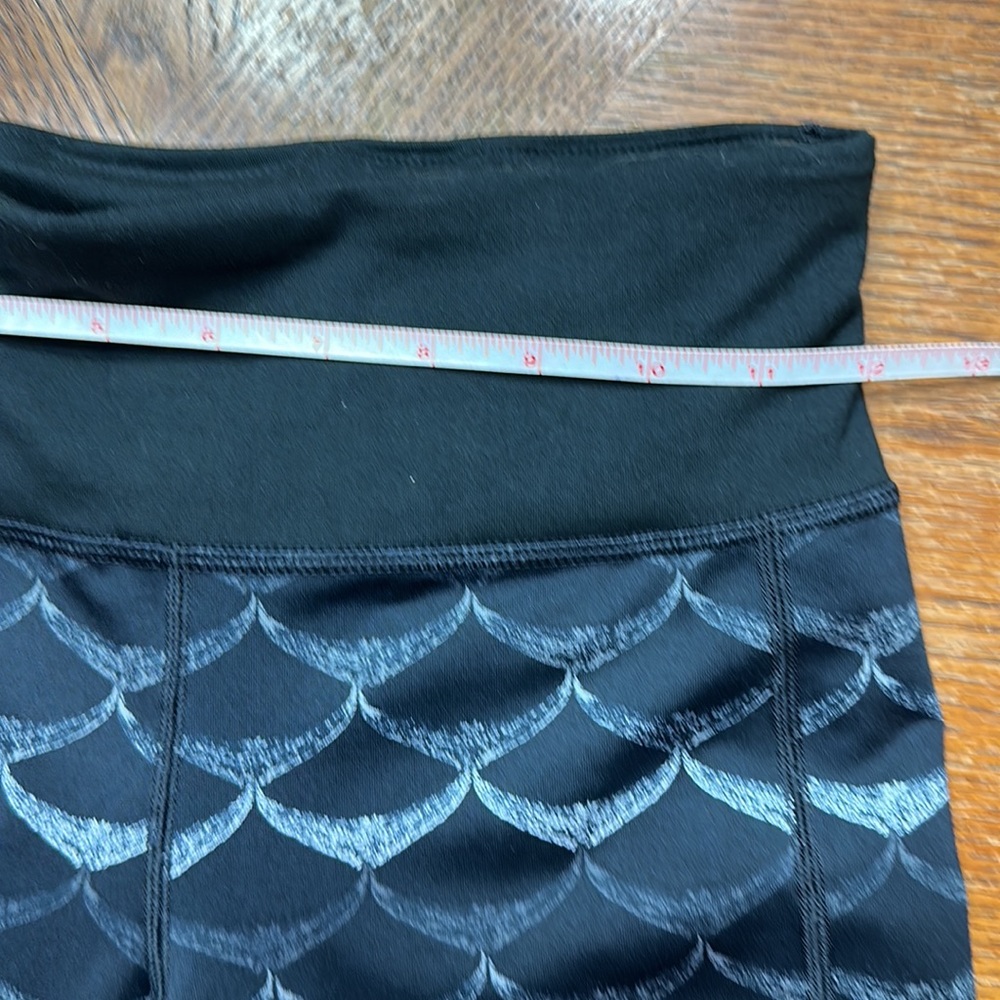 Vineyard Vines Euc Performance Crop Leggings In W… - image 2